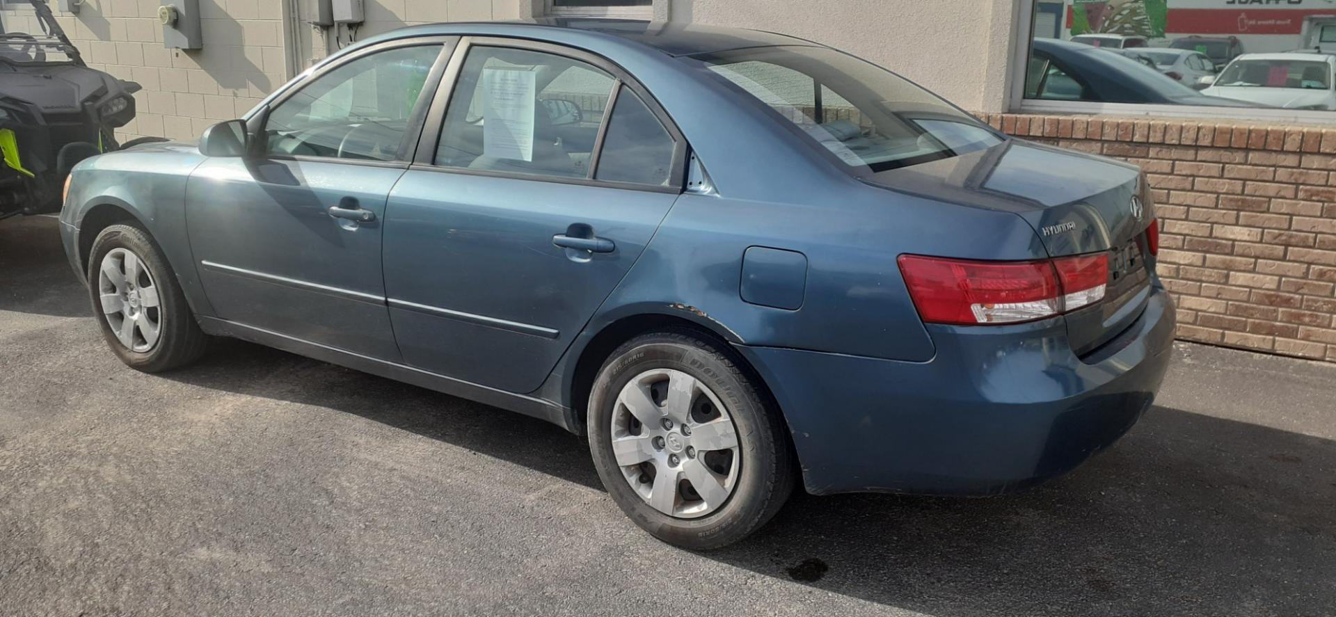 2006 Hyundai Sonata (KMHET46C36A) with an L4, 2.4L engine, 5-Speed Manual transmission, located at 2015 Cambell Street, Rapid City, SD, 57701, (605) 342-8326, 44.066433, -103.191772 - CARFAX AVAILABLE - Photo#1